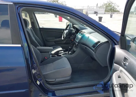 2005 Honda Accord 2.4 Lx из США, поврежденный, VIN 1HGCM56455A116208